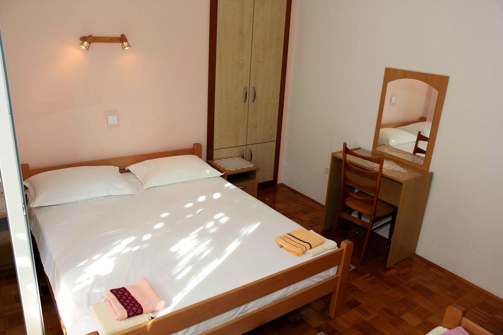 Apartments J&R Babara Biograd Na Moru Quarto foto