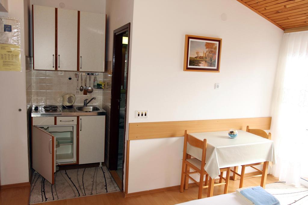 Apartments J&R Babara Biograd Na Moru Quarto foto