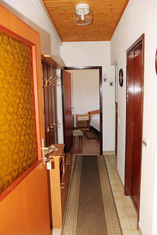 Apartments J&R Babara Biograd Na Moru Quarto foto