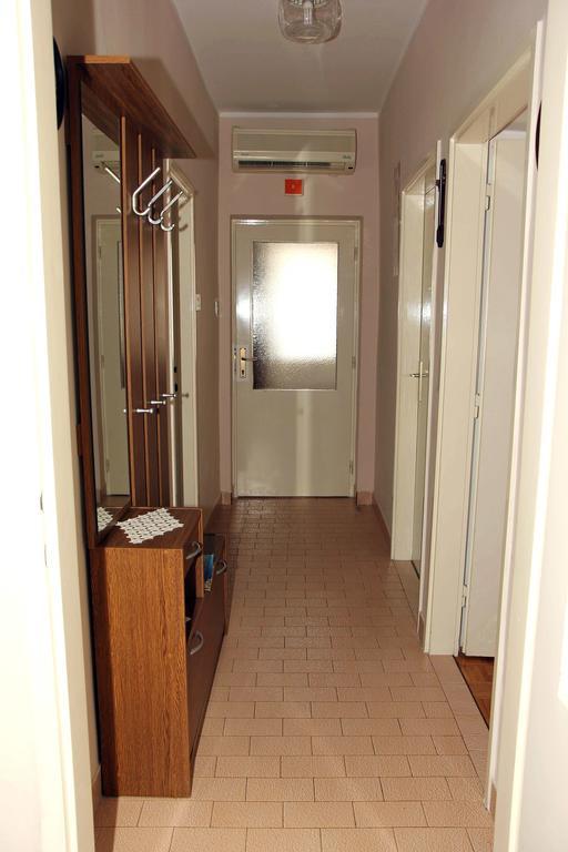 Apartments J&R Babara Biograd Na Moru Quarto foto